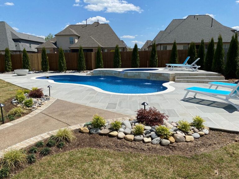 Fiberglass & Vinyl Liner Pools for Mississippi | Latham Pool