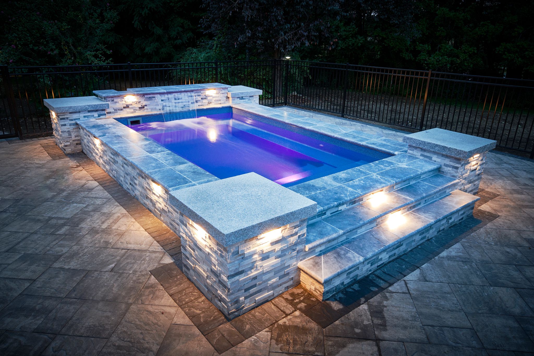 Everything You Need To Know About Swimming Pool Lights
